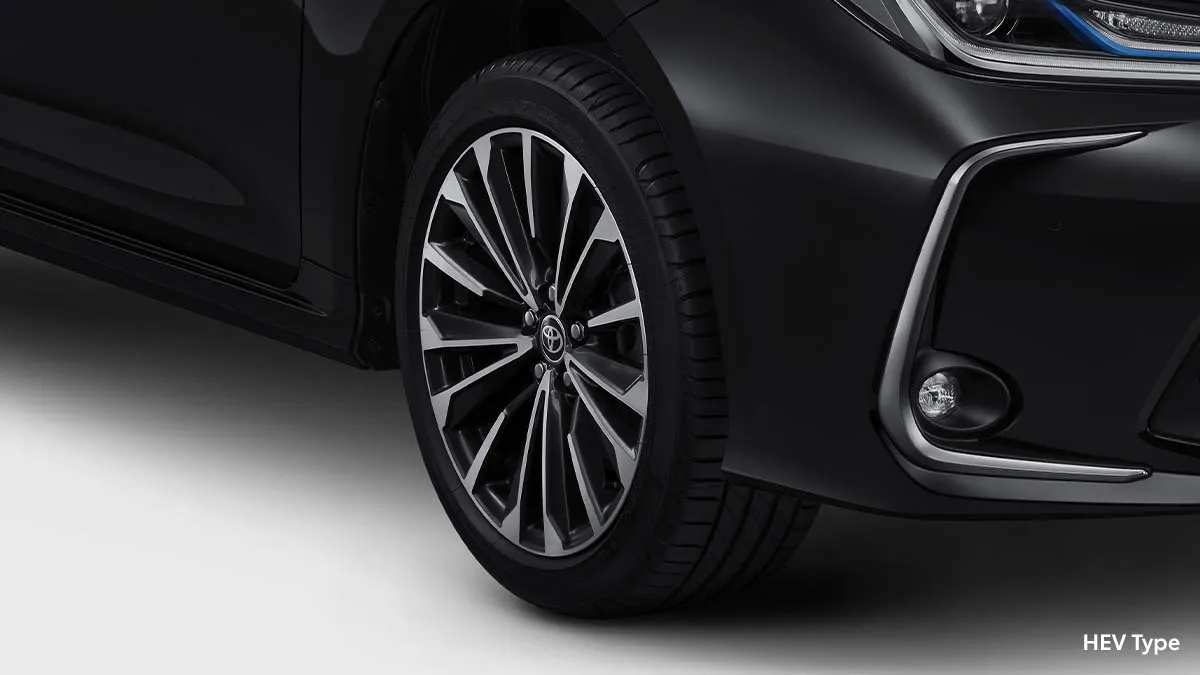 Striking 17" Alloy Wheels